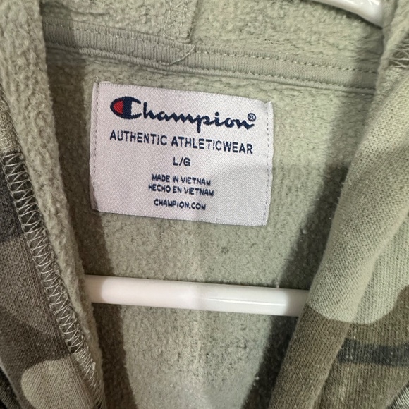 Camo Champion large sweatshirt - Picture 3 of 3